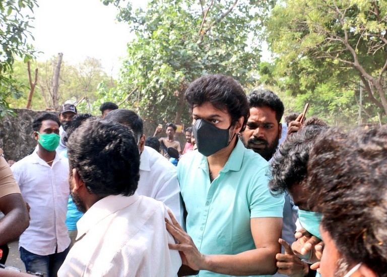 Celebrities casting vote in TN Elections - 1 / 35 photos