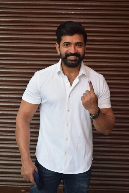 Celebrities casting vote in TN Elections - 18 / 35 photos