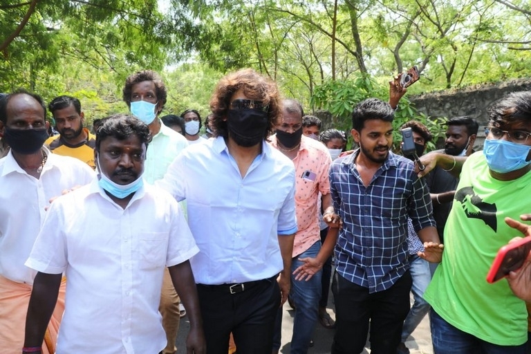 Celebrities casting vote in TN Elections - 22 / 35 photos