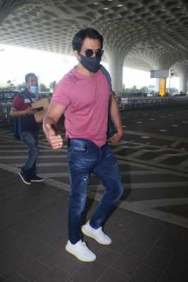Sonu Sood Spotted At Airport - 1 of 13