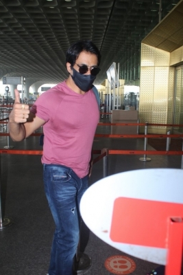 Sonu Sood Spotted At Airport - 2 of 13