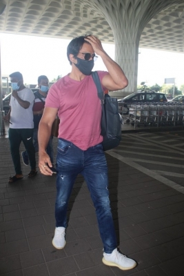 Sonu Sood Spotted At Airport - 10 of 13