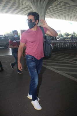 Sonu Sood Spotted At Airport - 11 of 13