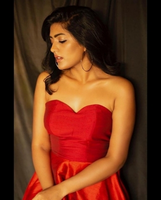 Eesha Rebba Photos - 3 of 4