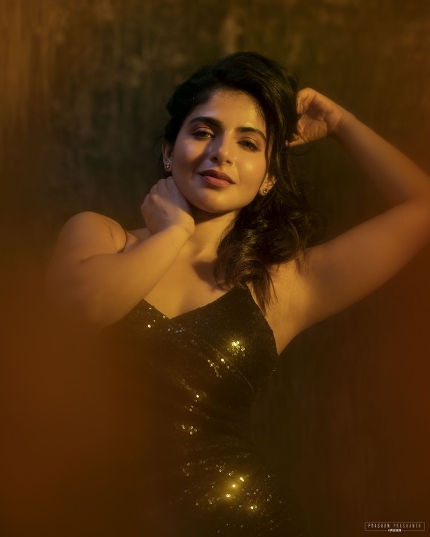 Ishwarya Menon - 4 / 4 photos