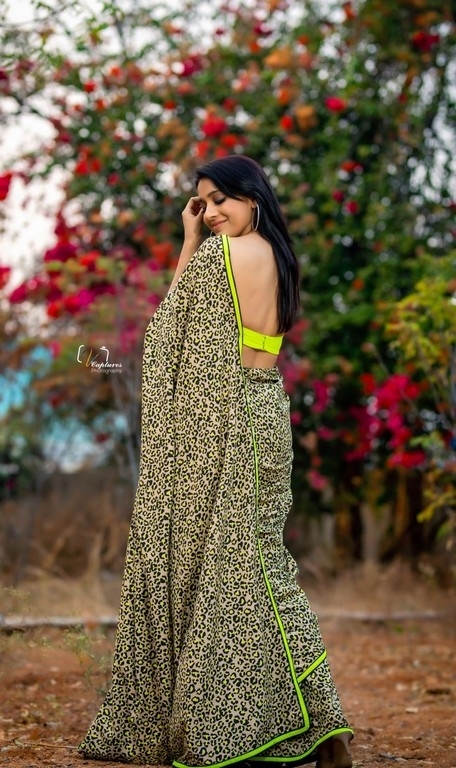 Rashmi Gautam Photos - 3 / 4 photos