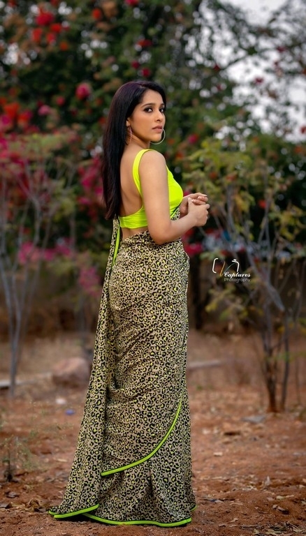 Rashmi Gautam Photos - 4 / 4 photos