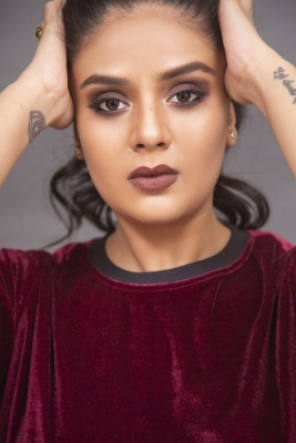 Sreemukhi﻿ Photos - 2 of 5