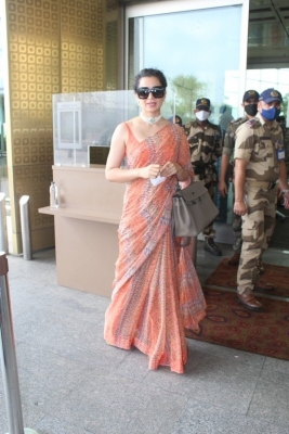 Kangana Ranaut Spotted at Airport - 1 of 5