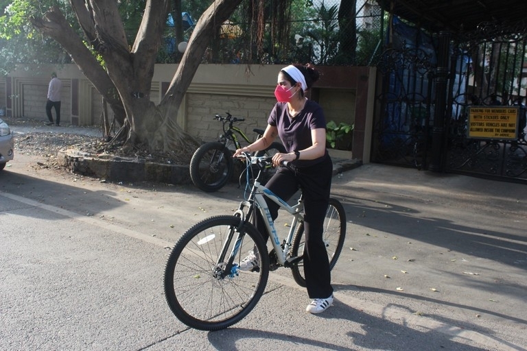 Khushi Kapoor Spotted At Andheri - 2 / 13 photos