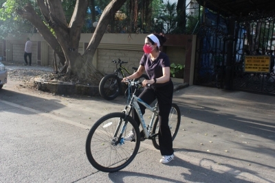 Khushi Kapoor Spotted At Andheri - 2 of 13