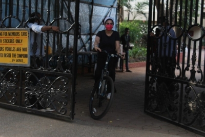 Khushi Kapoor Spotted At Andheri - 3 of 13