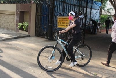 Khushi Kapoor Spotted At Andheri - 8 of 13