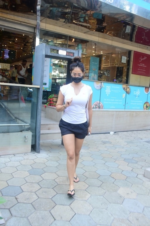 Kim Sharma Spotted Outside Food Hall - 1 / 18 photos