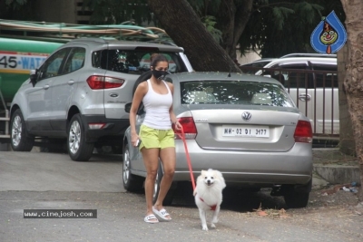 Malaika Arora Snapped With Her Pet Dog - 4 of 7