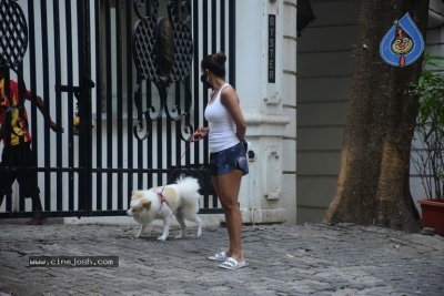 Malaika Arora Spotted At Bandra - 2 of 16