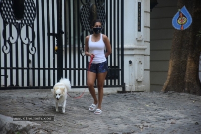 Malaika Arora Spotted At Bandra - 4 of 16