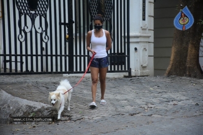 Malaika Arora Spotted At Bandra - 6 of 16