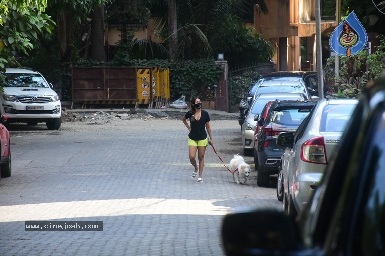 Malaika Arora spotted in Bandra - 1 / 17 photos