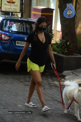 Malaika Arora spotted in Bandra - 16 of 17