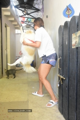 Malaika Arora Spotted Pet Clinic - 2 of 14