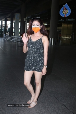Ridhima Pandit Spotted At Airport - 9 of 17