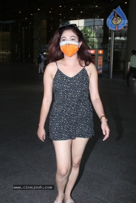 Ridhima Pandit Spotted At Airport - 11 of 17