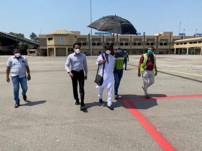 Rajinikanth snapped at Begumpet airport - 1 of 3