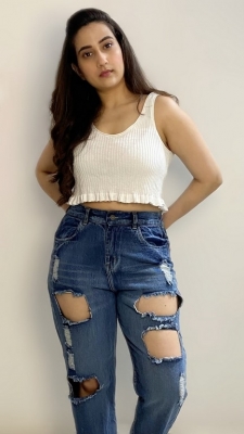 Anchor Manjusha Photos - 7 of 12