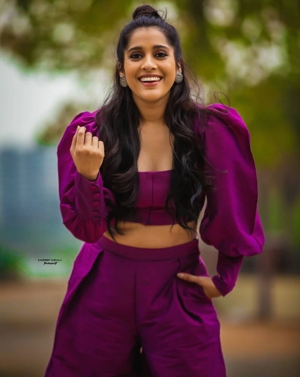 Rashmi Gautam Photos - 1 / 10 photos