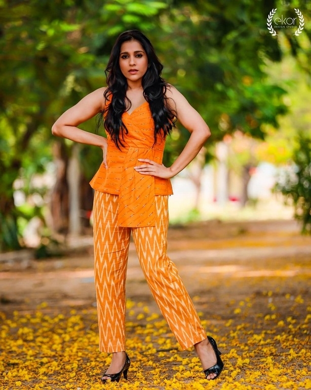 Rashmi Gautam Photos - 5 / 6 photos