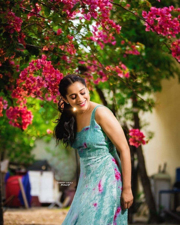 Rashmi Gautam Photos - 2 / 10 photos