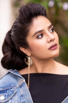 Sreemukhi Photos - 8 of 9