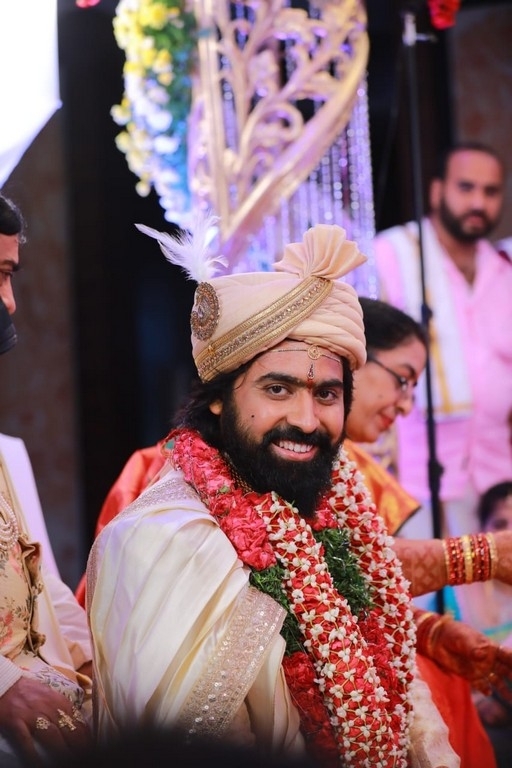 Actor Ashish Gandhi-Nikitha Wedding Photos - 14 / 18 photos