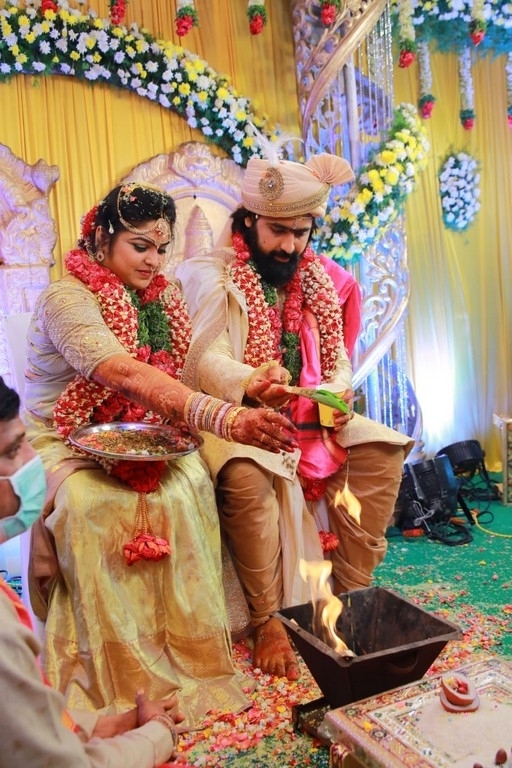 Actor Ashish Gandhi-Nikitha Wedding Photos - 18 / 18 photos