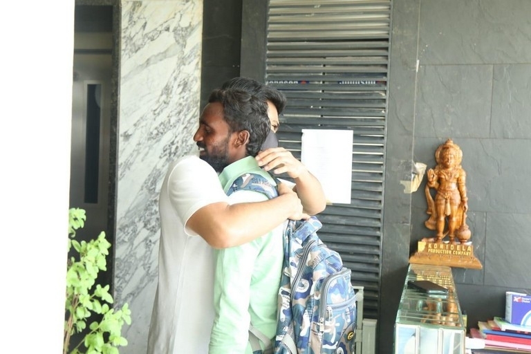 Ram Charan Meets his Fans - 3 / 4 photos