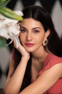 Amyra Dastur Photos - 2 of 3