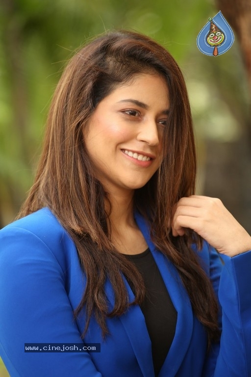 Priyanka Jawalkar Photos - 16 / 17 photos