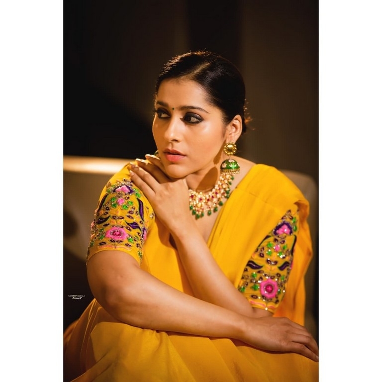 Rashmi Gautam Photos - 6 / 10 photos