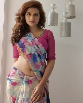Shraddha Das Photos - 4 of 5