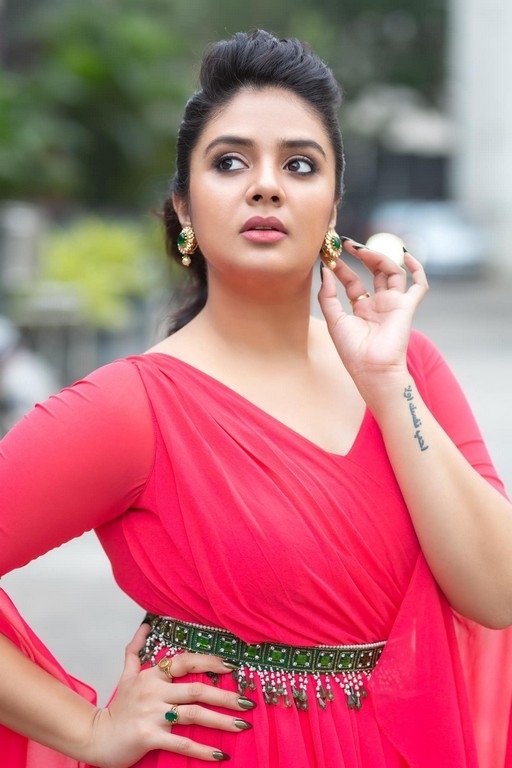 Sreemukhi Photos - 7 / 9 photos