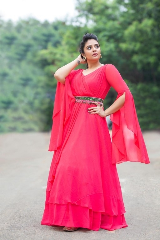 Sreemukhi Photos - 8 / 9 photos