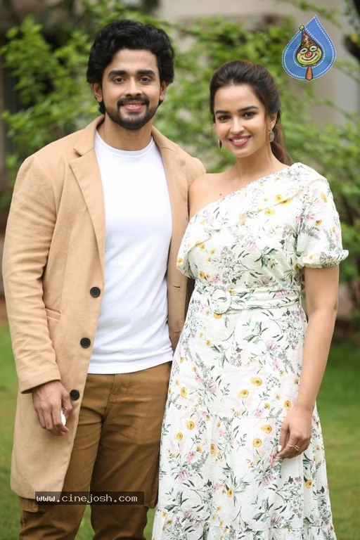 Akasa Veedhilo Movie Trailer Launch - 2 / 13 photos