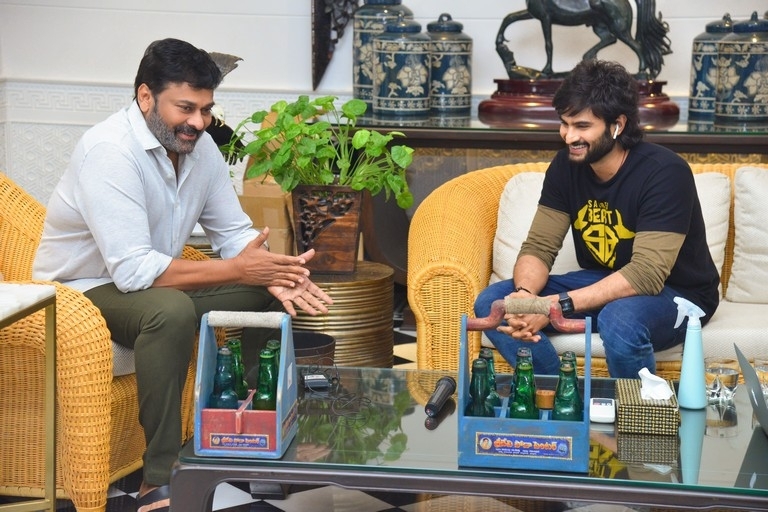 Chiru Launches Manduloda Song From Sridevi Soda Center - 1 / 4 photos