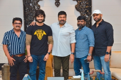 Chiru Launches Manduloda Song From Sridevi Soda Center - 4 of 4