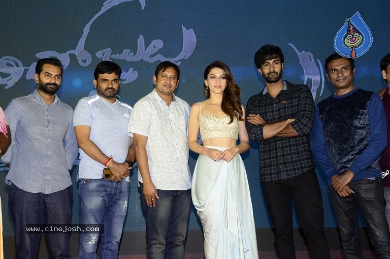 Manchi Rojulochaie Movie intro look launch - 14 / 20 photos