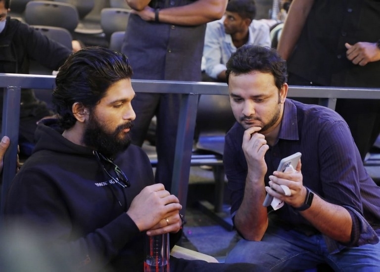 Allu Arjun on the sets of Ghani - 2 / 4 photos