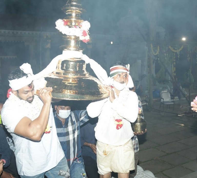 Arjun Sarja inaugurates his new Hanuman temple - 5 / 8 photos