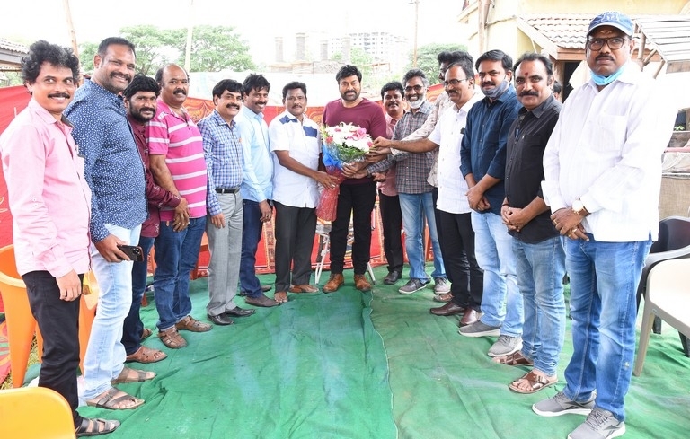 Telugu Film Critics Association meets Megastar Chiru - 1 / 6 photos