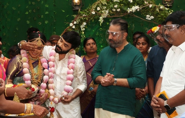 Kavingar Snehan and Kannika Ravi wedding - 5 / 8 photos
